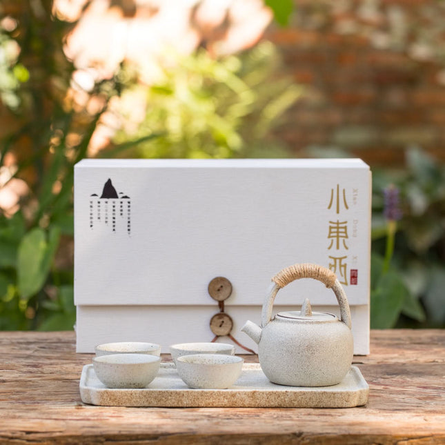 Japanse theeset wit – keramiek met theepot 250 ml, 4 kopjes en tra