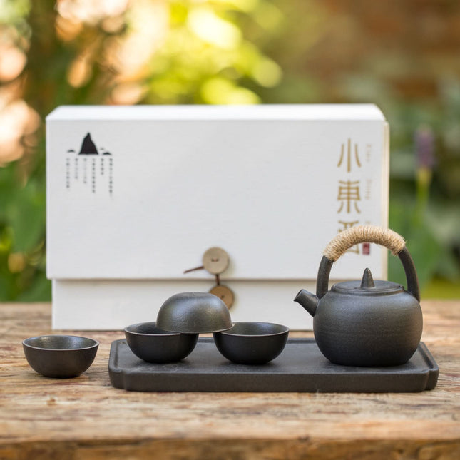 Japanse theeset zwart – handgemaakt keramiek met theepot, 4 kopjes en tray