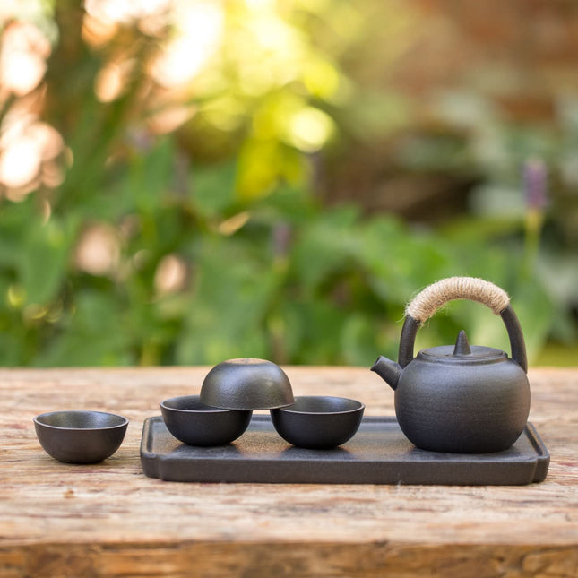 Japanse theeset zwart – handgemaakt keramiek met theepot, 4 kopjes en tray