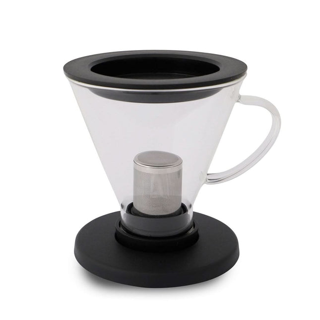 Transparante, kegelvormige theemaker met handvat, ingebouwde filter voor losse thee en zwarte voet en rand.