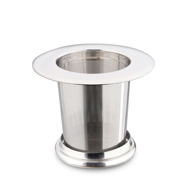 Roestvrijstalen theezeef met brede rand, fijnmazig en passend op een theekop of theepot voor het filteren van losse thee of kruiden.